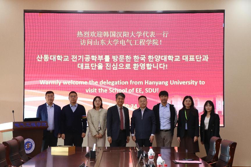 殷录民对金代表一行到来表示热烈欢迎